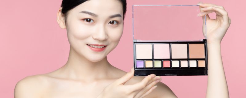 单眼皮怎么画眼影 第1张
