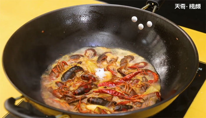 麻辣龙虾的做法 第11张