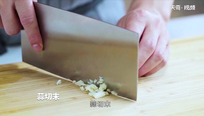 怎样做泡椒鸡爪 第3张