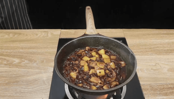 土豆豆角炖肉 第9张